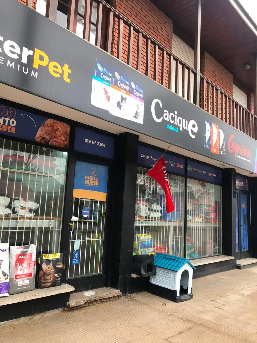 Fachada de Hasta el Hueso, calle 519 Nº 2366